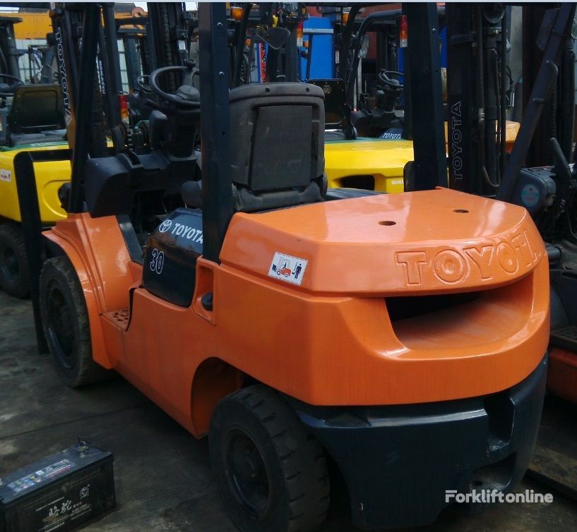 Toyota 7FD30 diesel forklift