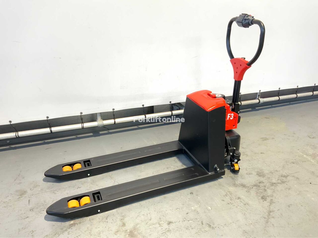 EP F3 + Zwenkwielen in krat electric pallet truck