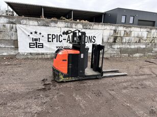 Toyota OSE100 electric pallet truck