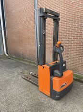 MIC G12 pallet stacker for sale image 7 MIC G12 pallet stacker image 7